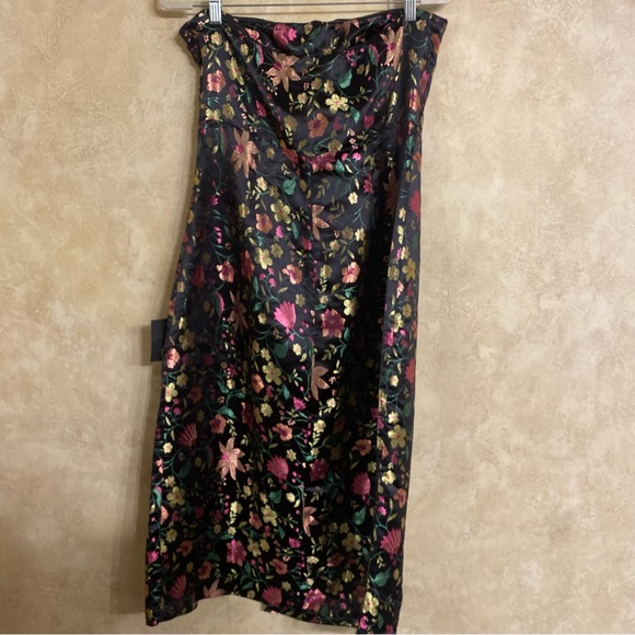 Lulu’s Floral Strapless Dress - Picture 5 of 13
